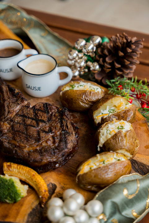Festive Ultimate Tomahawk Roast